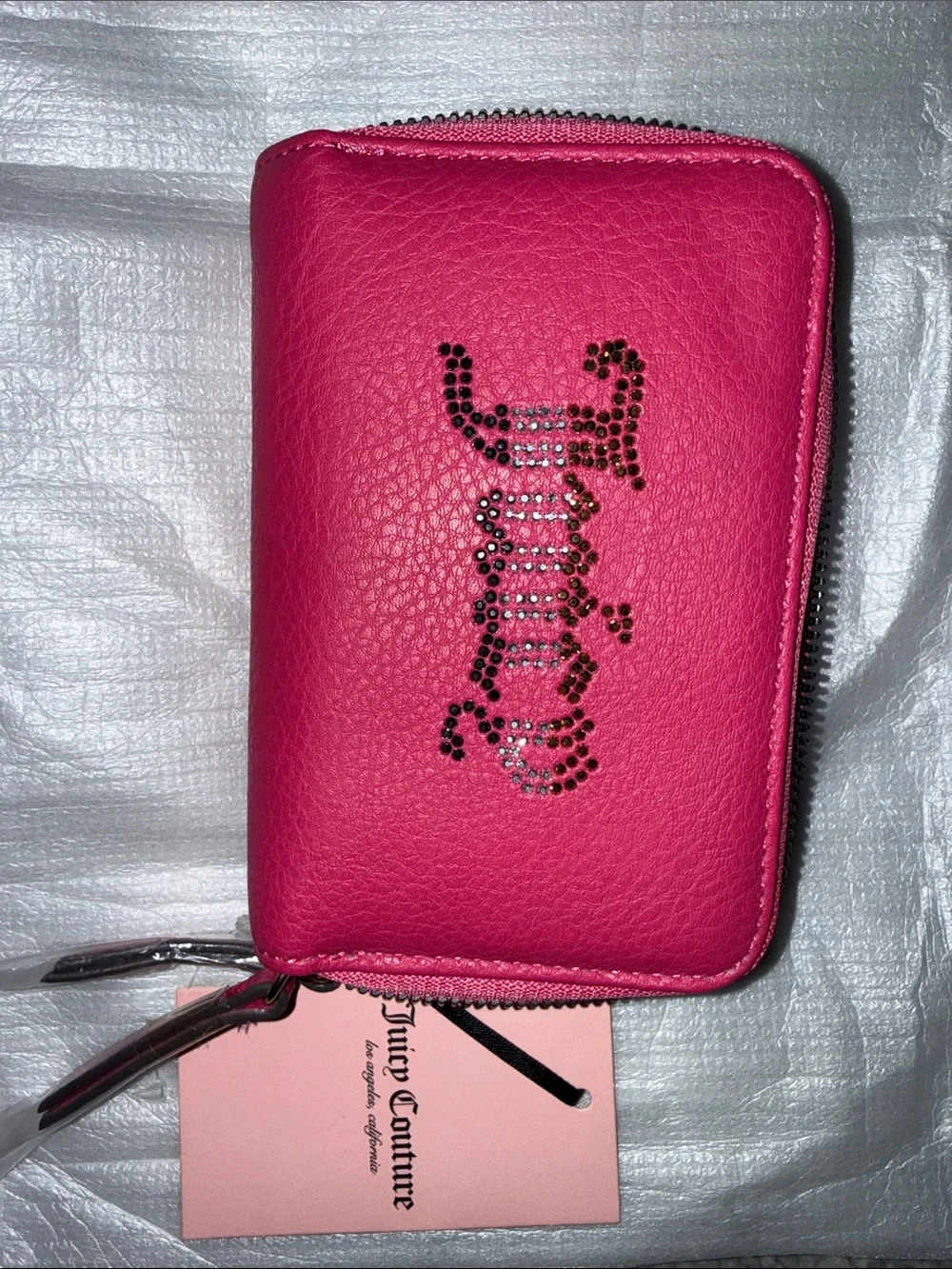 🛍 NWT 🛍 Juicy Couture PINK Zip Wallet with Crystal Logo 🛍